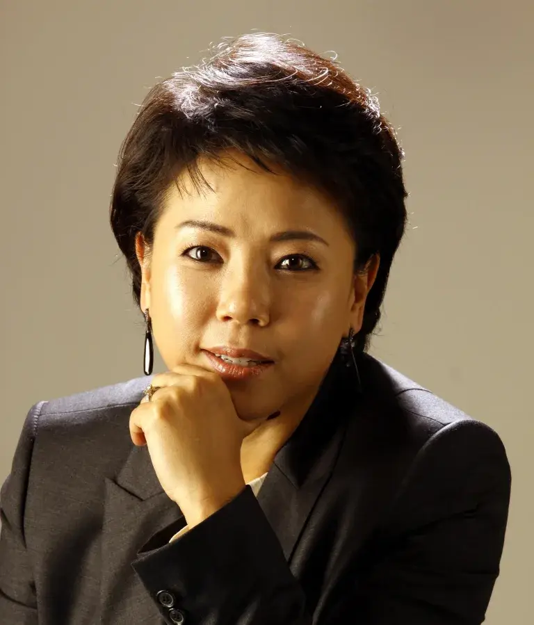 Lauren Moon (Personal Real Estate Corporation)