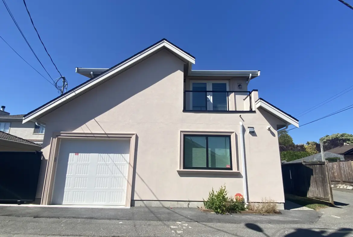 W 46th Avenue, Vancouver BC V5Y2W7