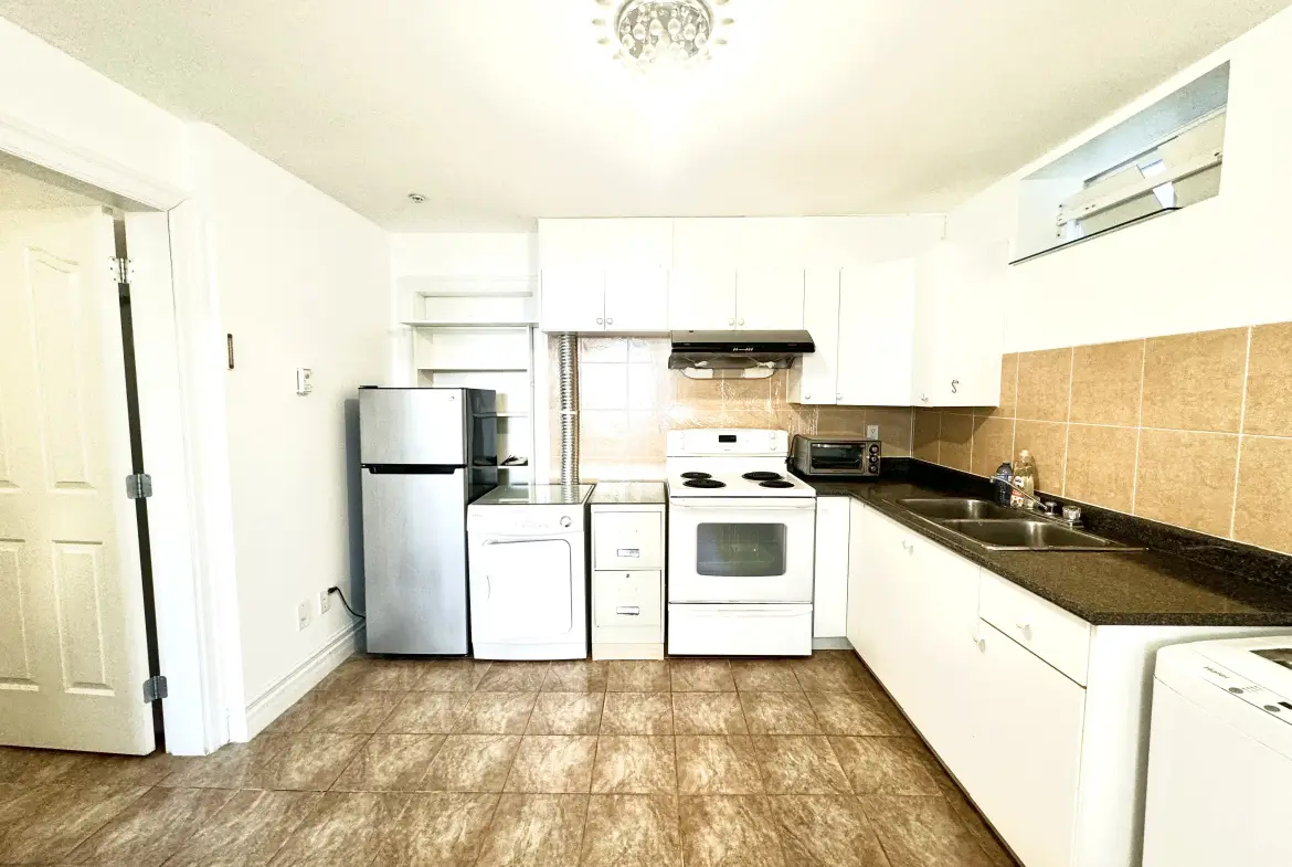 Hudson Street, Vancouver BC V6P4M1 (Basement