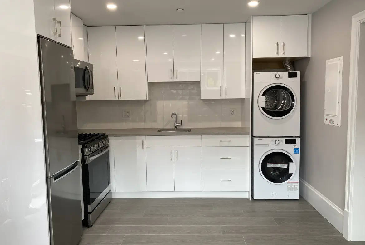 Macdonald Street, Vancouver BC V6L 0C7