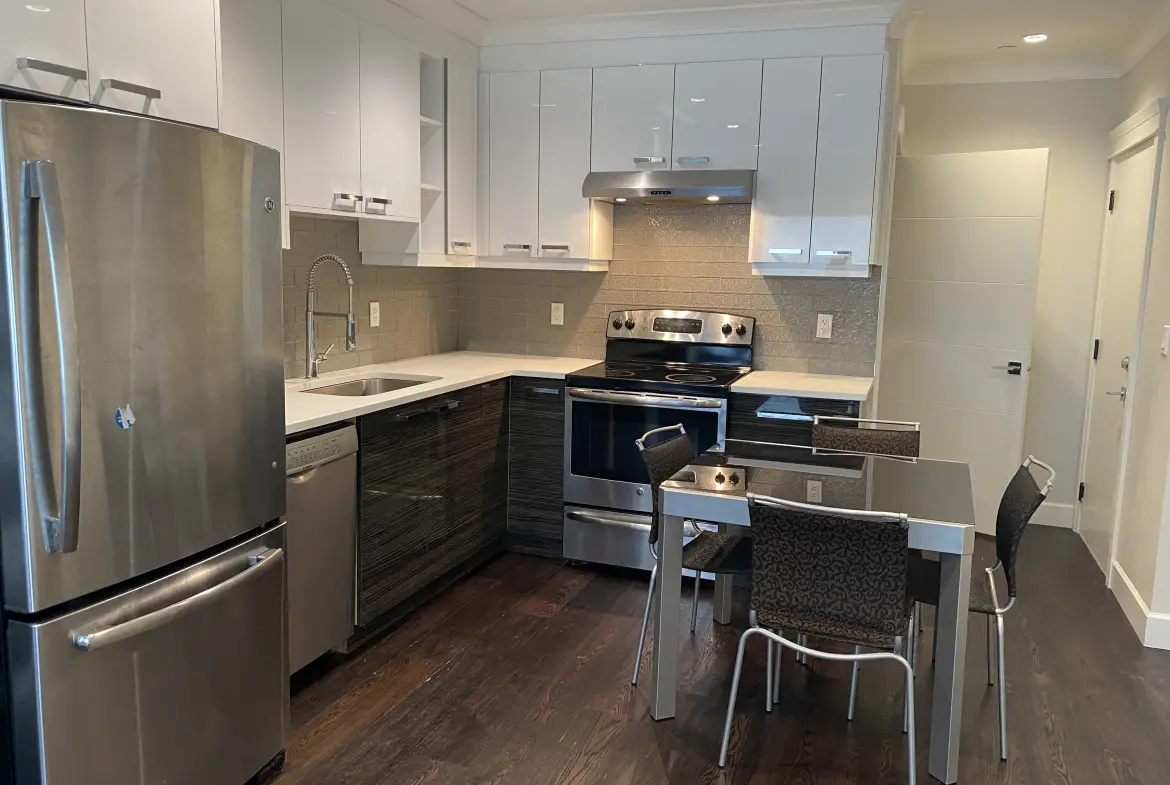 W 15th Avenue, Vancouver BC V6K 3A8