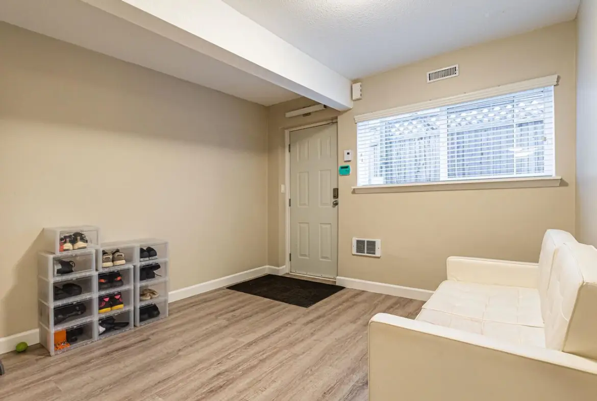Inman Avenue, Burnaby,BC V5G 2Y5(basement suite
