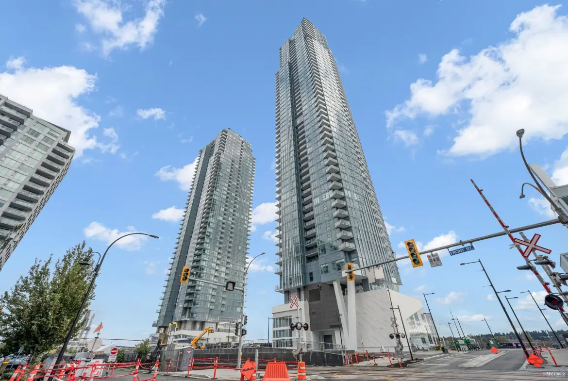 Quayside Dr, New Westminster, BC V3M 6Z6