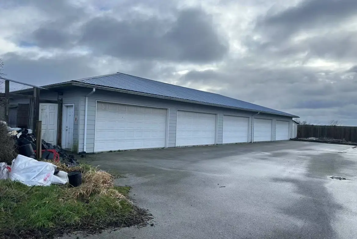 6260 28 Avenue, Delta, BC V4L 2N6( Garages & Barn)