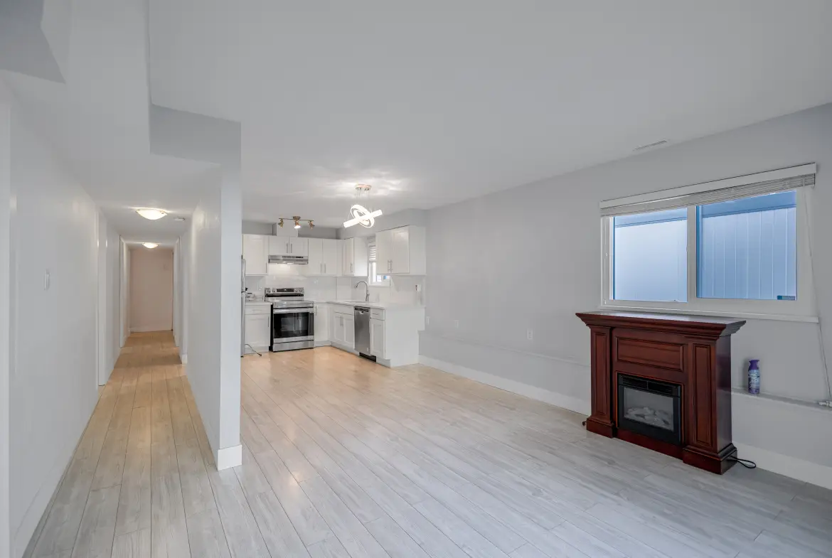 (Main floor Suite) Lincoln Drive, Port Coquitlam BC V3B 7H1
