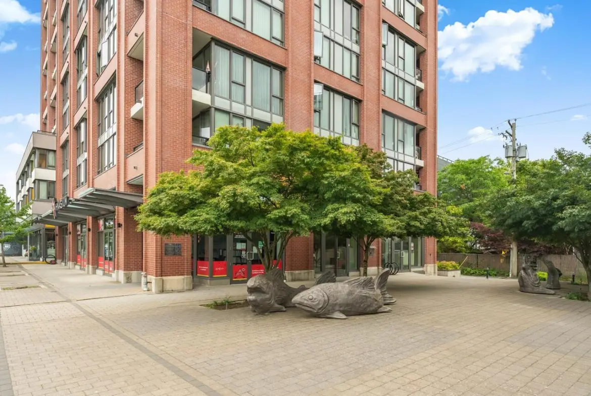 Kingsway, Vancouver East BC V5R 0C3