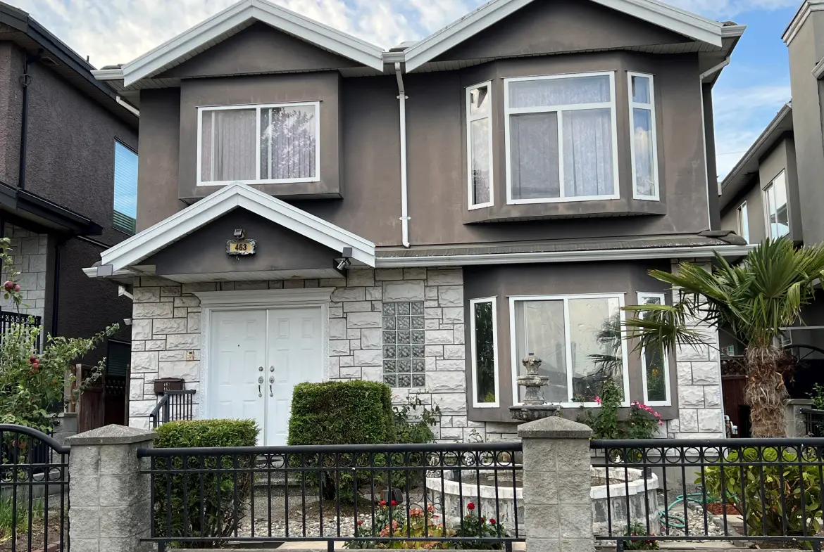 E 56th Avenue, Vancouver BC V5X 1R5