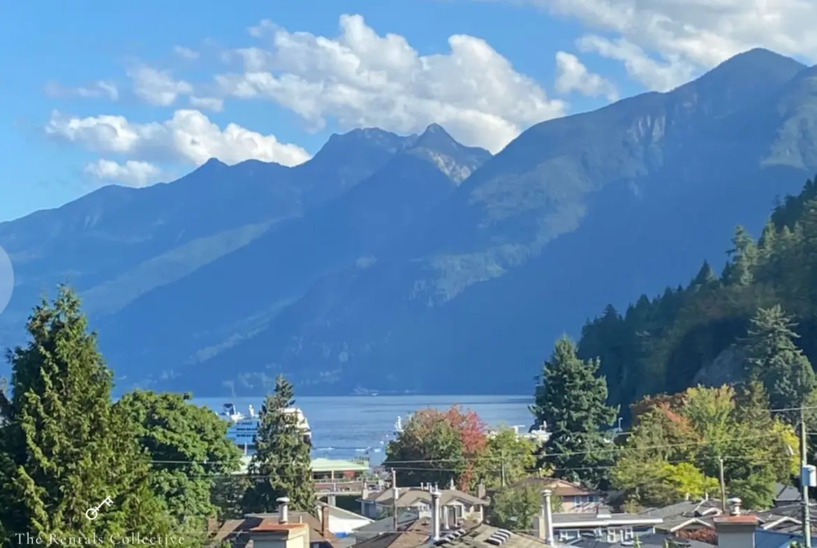 6343 Chatham Street, West Vancouver, BC