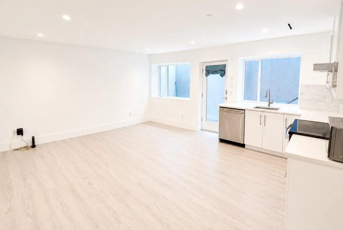 Glenmore Drive, West Vancouver, BC